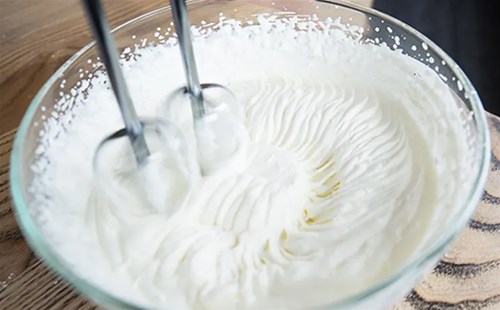 新手学做蛋糕打发鲜奶油的常见问题